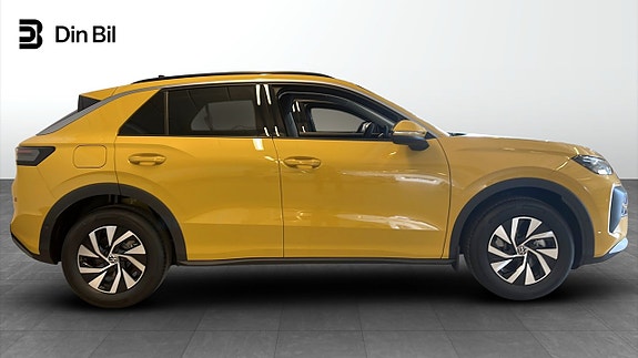 Volkswagen T-Roc 2 of 12