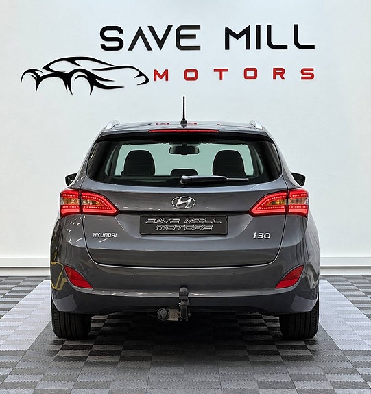 Hyundai i30 2 of 10