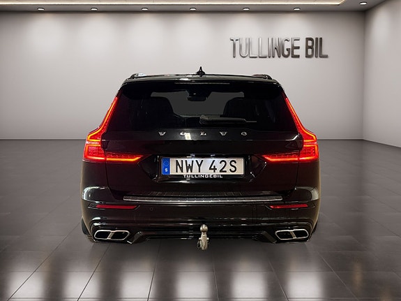Volvo V60 4 of 30
