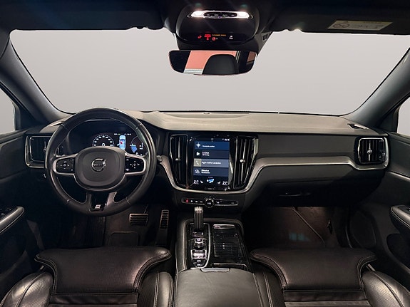 Volvo V60 14 of 30