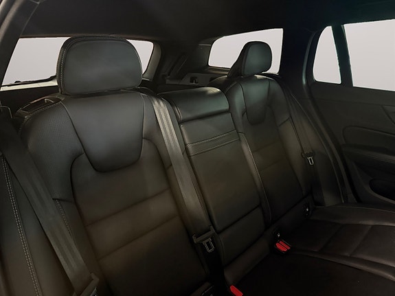 Volvo V60 12 of 30