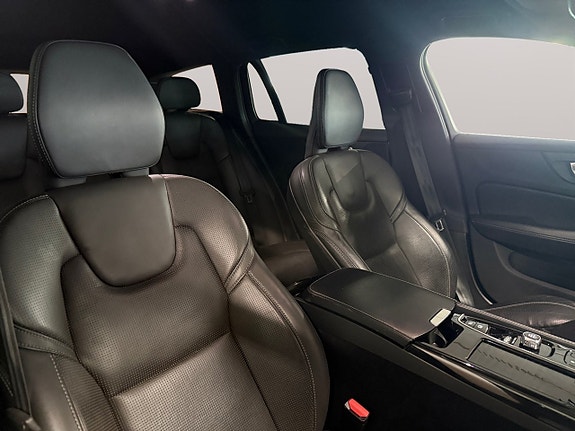 Volvo V60 13 of 30