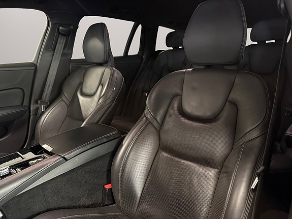 Volvo V60 9 of 30