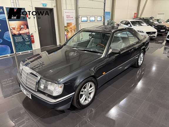 Mercedes-Benz 300 CE 7 of 18