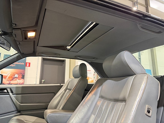 Mercedes-Benz 300 CE 16 of 18