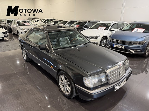 Mercedes-Benz 300 CE 8 of 18