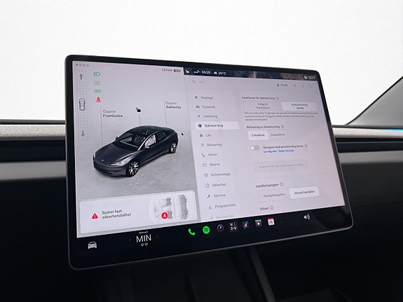 Tesla Model 3 21 of 30