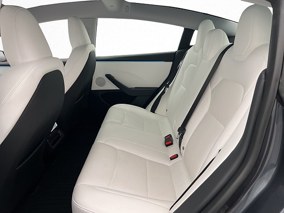 Tesla Model 3 26 of 30