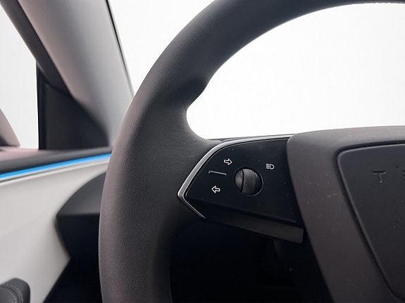 Tesla Model 3 27 of 30