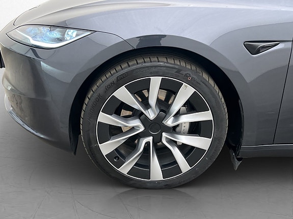Tesla Model 3 29 of 30