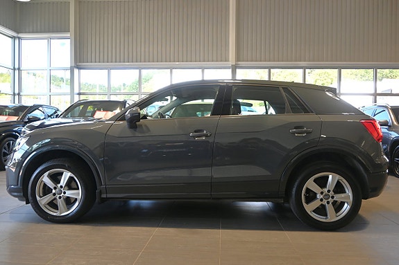 Audi Q2 2 of 19