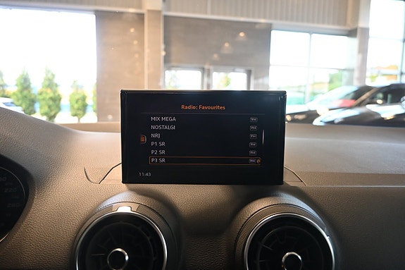 Audi Q2 15 of 19