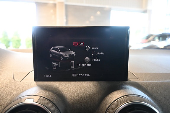 Audi Q2 16 of 19