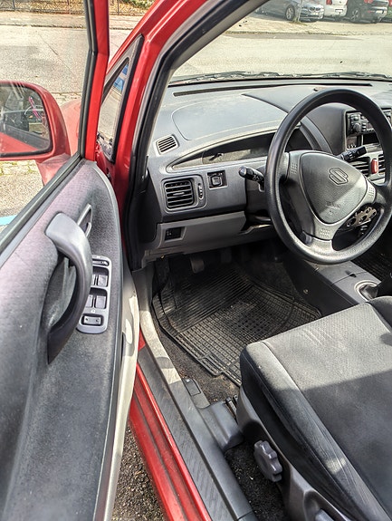 Suzuki Liana 4 of 10