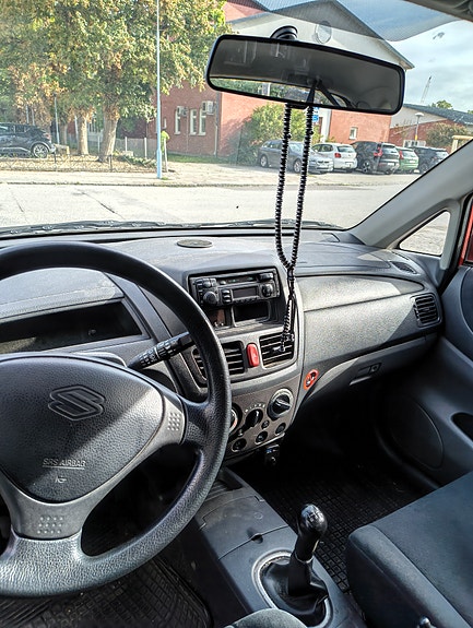 Suzuki Liana 5 of 10