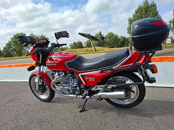 Honda CX 500 SPORTS PC06 3 of 3