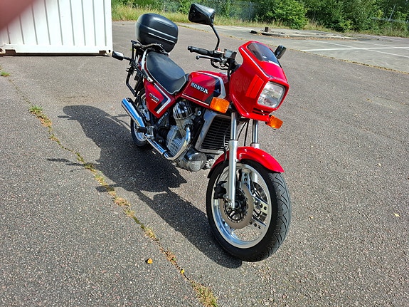 Honda CX 500 SPORTS PC06 2 of 3