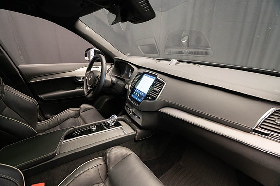 Volvo XC90 22 of 27