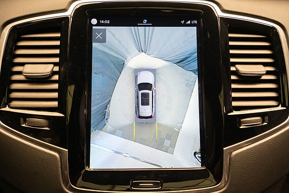 Volvo XC90 14 of 27