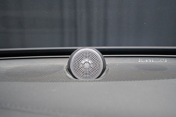 Volvo XC90 15 of 27