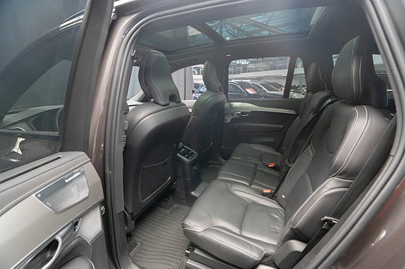 Volvo XC90 19 of 27
