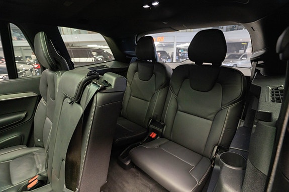 Volvo XC90 18 of 27