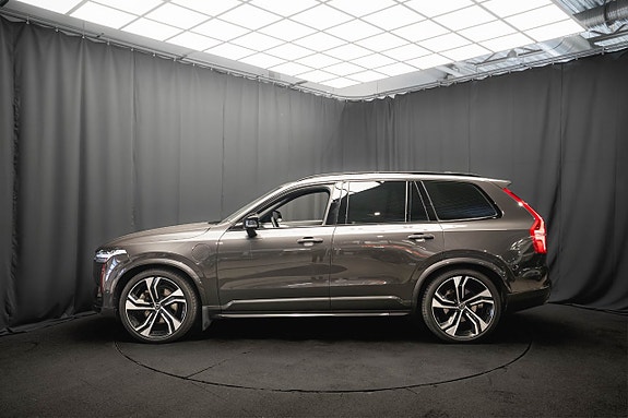 Volvo XC90 10 of 27