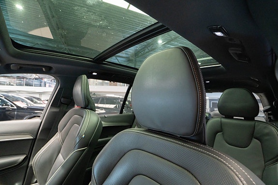 Volvo XC90 12 of 27