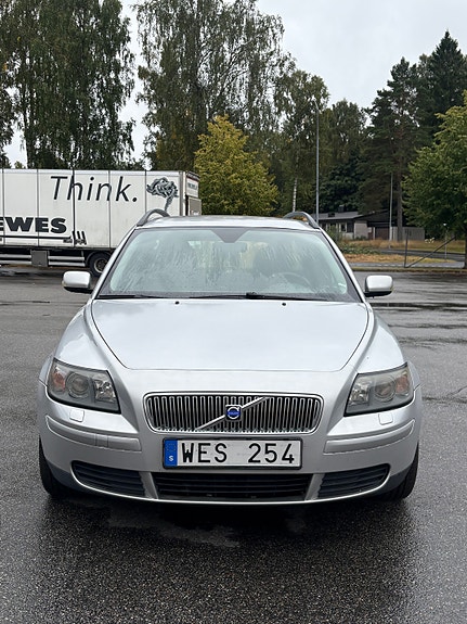 Volvo V50 3 of 10