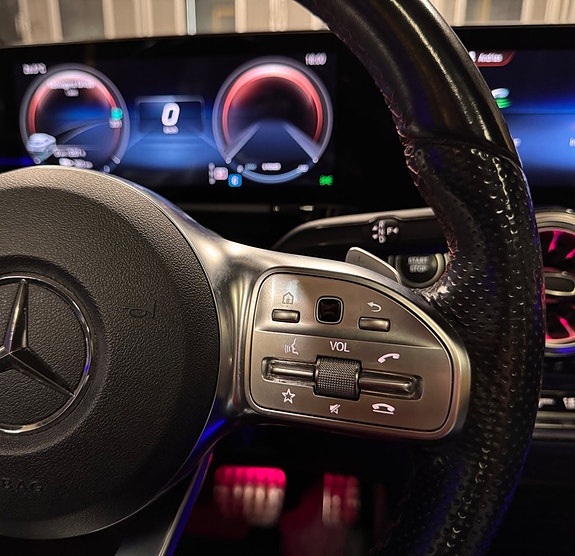 Mercedes-Benz EQA250 11 of 15