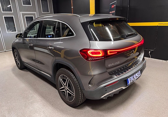 Mercedes-Benz EQA250 4 of 15