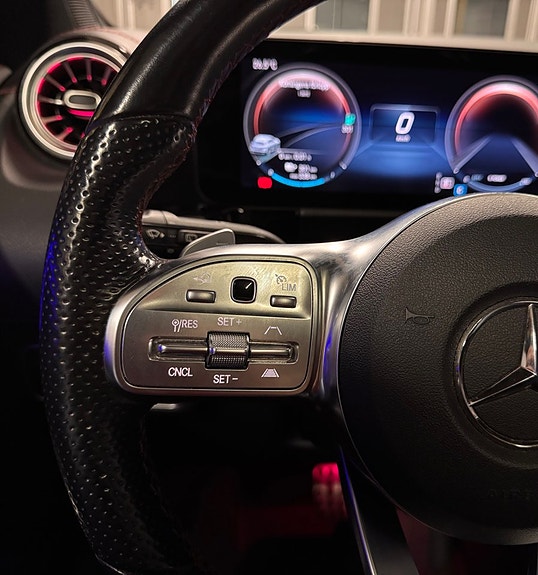 Mercedes-Benz EQA250 10 of 15