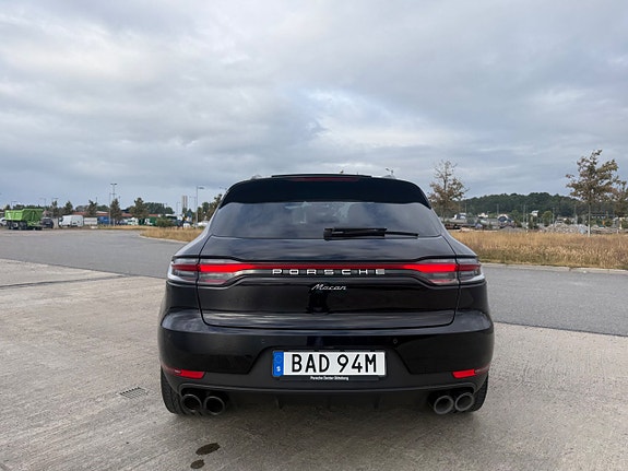 Porsche Macan 6 of 23