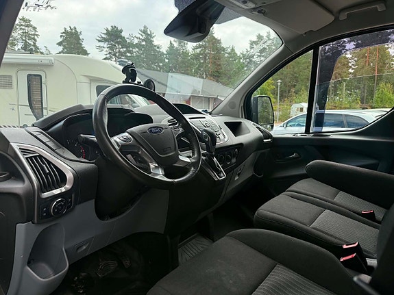 Ford Transit Custom 11 of 13