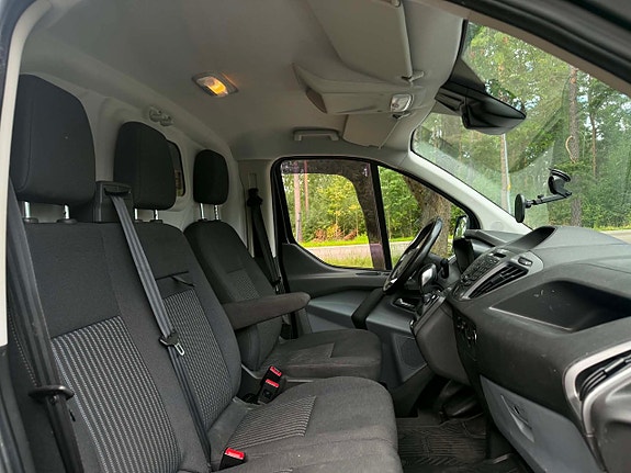 Ford Transit Custom 12 of 13