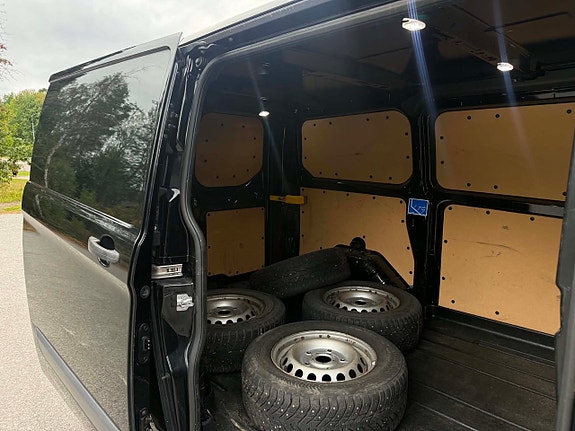 Ford Transit Custom 9 of 13