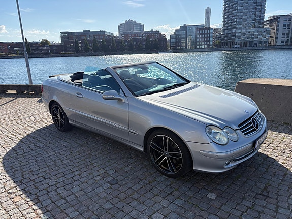 Mercedes-Benz CLK320 11 of 13