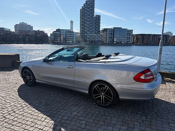 Mercedes-Benz CLK320 7 of 13