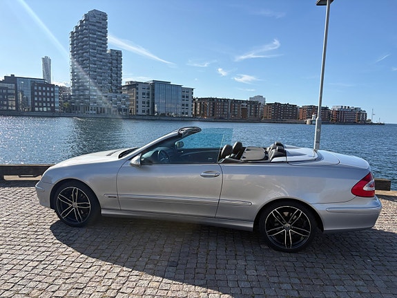 Mercedes-Benz CLK320 8 of 13