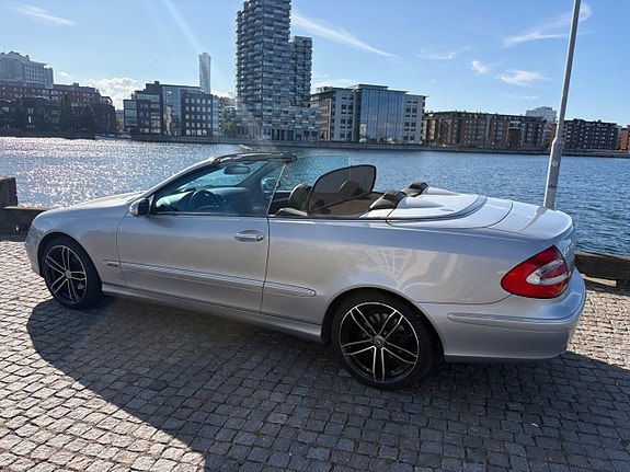 Mercedes-Benz CLK320 6 of 13