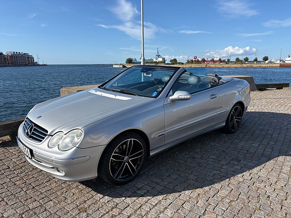 Mercedes-Benz CLK320 9 of 13