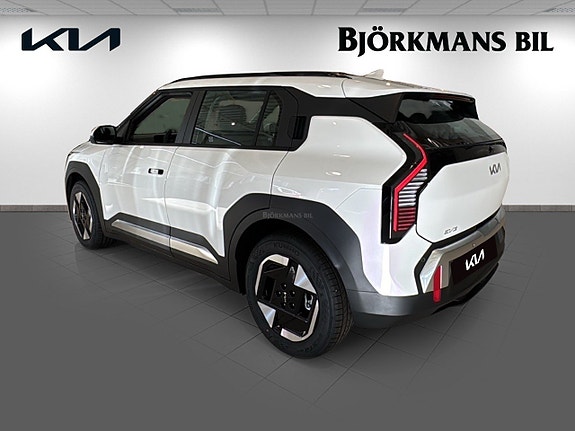 Kia EV3 5 of 17