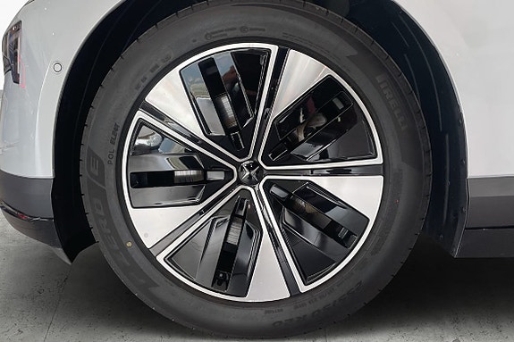Polestar 4 6 of 24