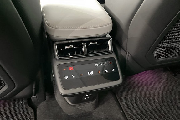 Polestar 4 19 of 24