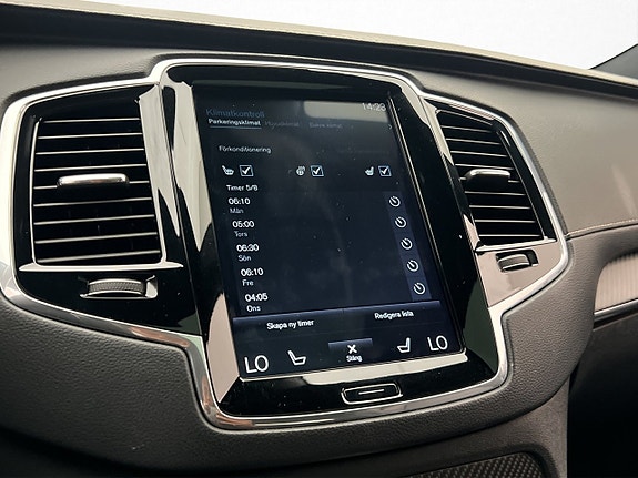 Volvo XC90 25 of 30