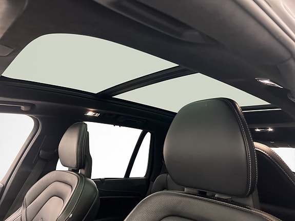Volvo XC90 16 of 30
