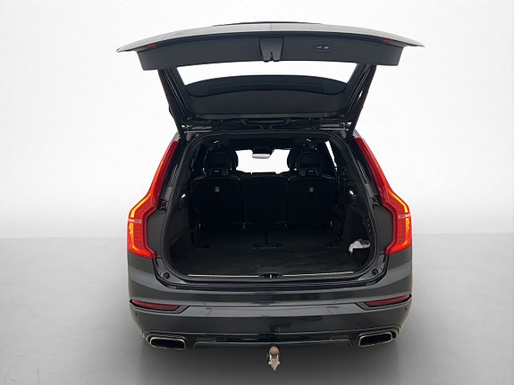 Volvo XC90 11 of 30