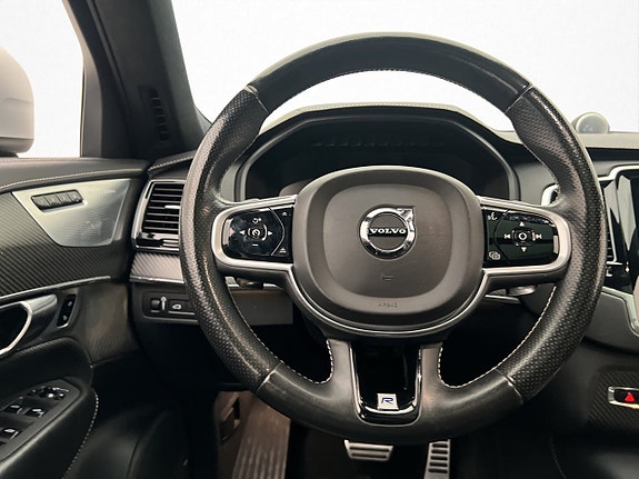 Volvo XC90 17 of 30