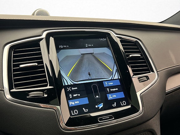 Volvo XC90 23 of 30