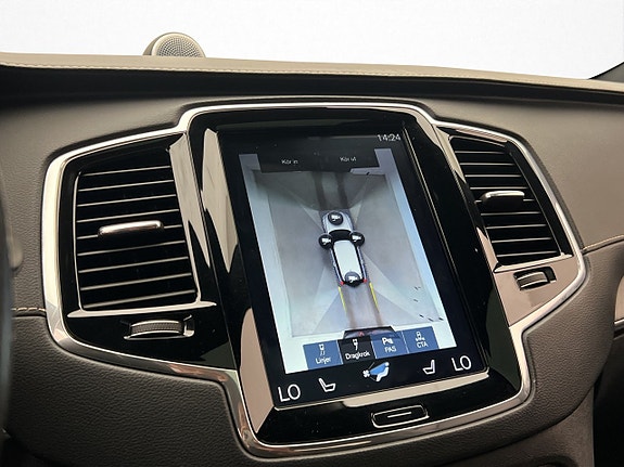 Volvo XC90 22 of 30